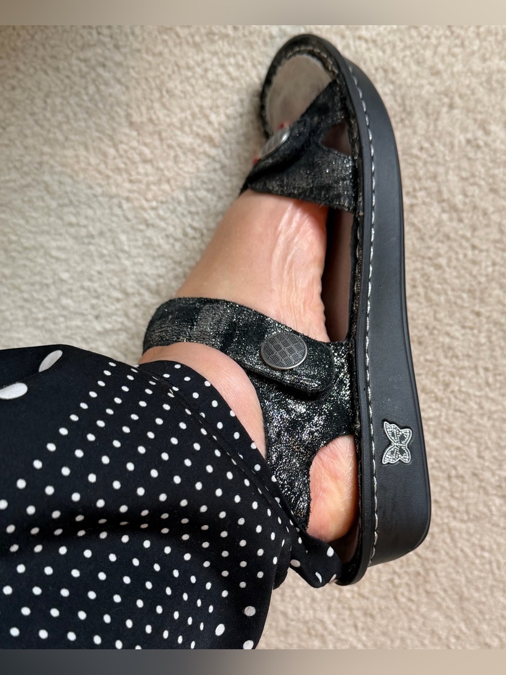 Alegria Vienna Adjustable Sandal in Black Smolder Metallic Leather, Size 10 GUC - Picture 3 of 8